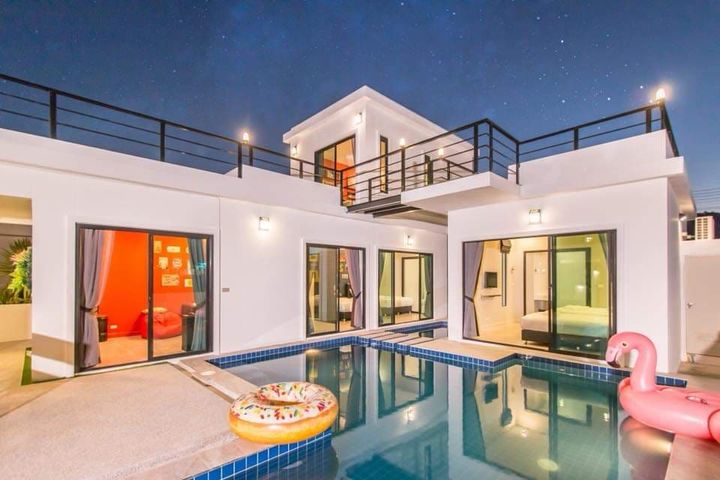 Modern EnJoy MeStyle Pool villa