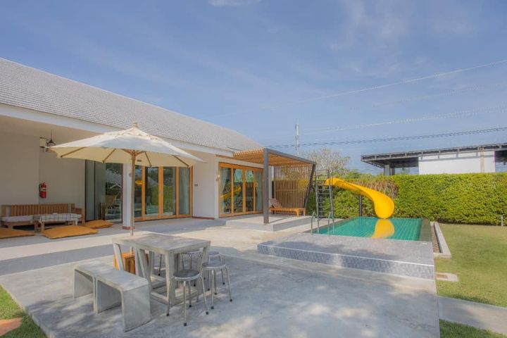 Villa image